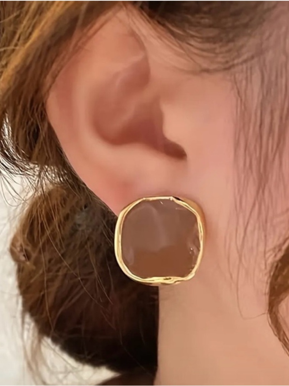 Gold-Trim Brown Square Stud Earrings